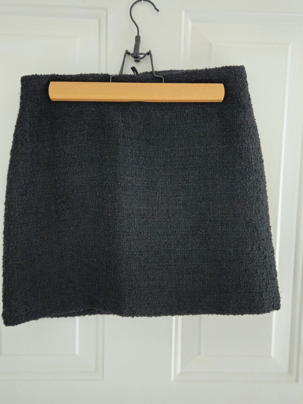 H&M Black Textured Mini Skirt